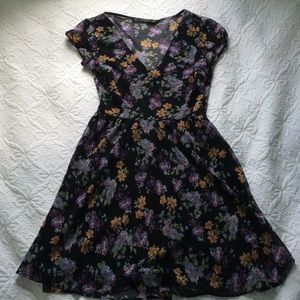 Zara black flower print cap sleeve dress Small